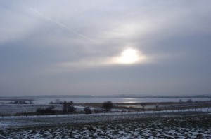 Winter über dem Schwansener See